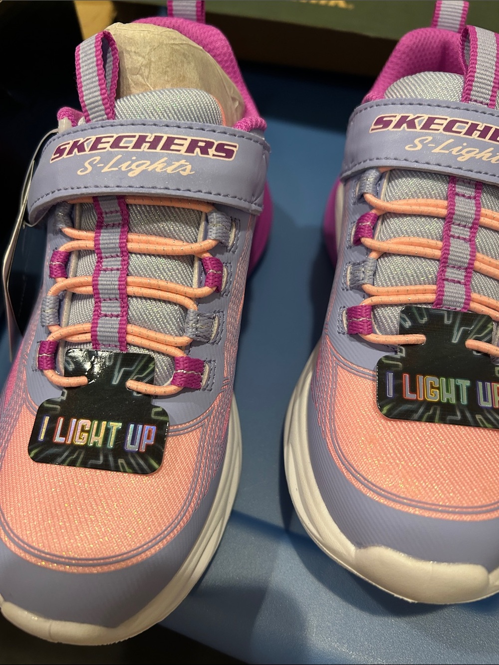 Skechers Girls Light Up Fashion Sneakers Stretch Laces on off light button